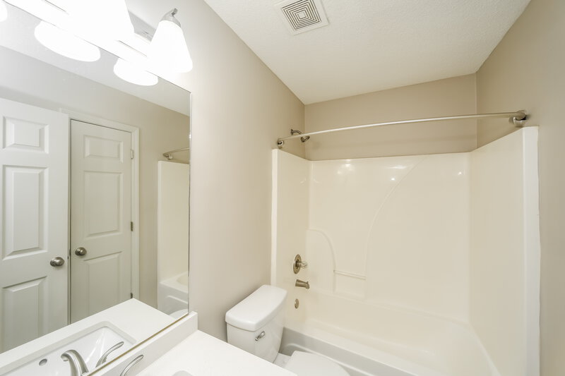 1,680/Mo, 2773 Misty Valley Dr Arlington, TN 38002 Bathroom View