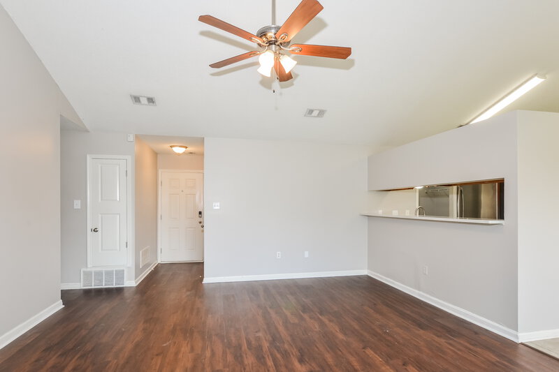 1,815/Mo, 1720 Cherry Creek Dr Southaven, MS 38671 Living Room View 3