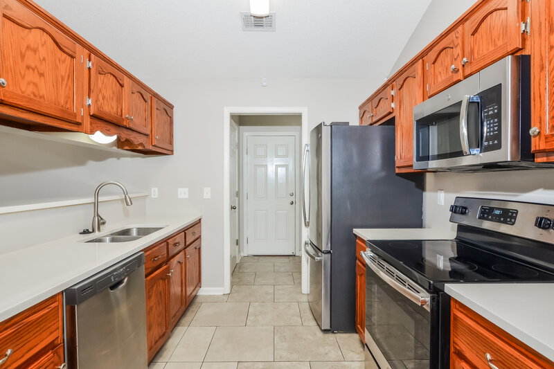 1,815/Mo, 1720 Cherry Creek Dr Southaven, MS 38671 Kitchen View