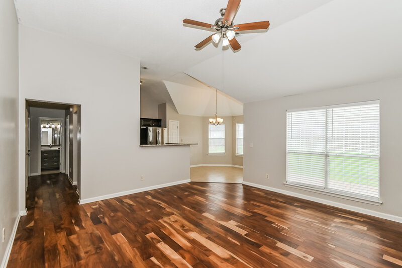 2,115/Mo, 4874 Phipps Dr Memphis, TN 38125 Living Room View