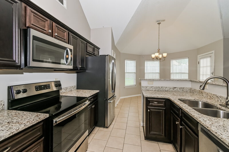 2,115/Mo, 4874 Phipps Dr Memphis, TN 38125 Kitchen View