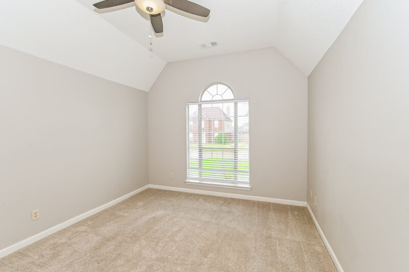 2,115/Mo, 4874 Phipps Dr Memphis, TN 38125 Main Bedroom View 2
