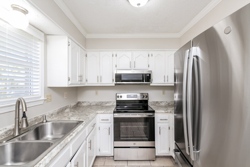 1,880/Mo, 10156 Phillips Dr Olive Branch, MS 38654 Kitchen View 2