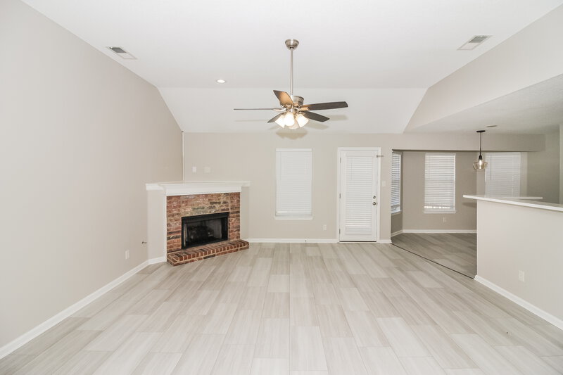 1,725/Mo, 1143 Breezy Valley Dr Cordova, TN 38018 Living Room View