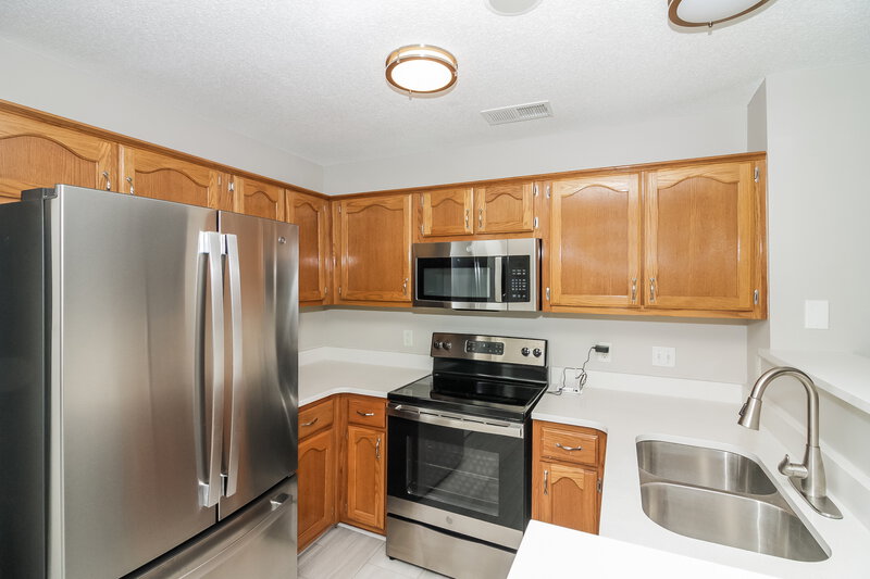 1,725/Mo, 1143 Breezy Valley Dr Cordova, TN 38018 Kitchen View