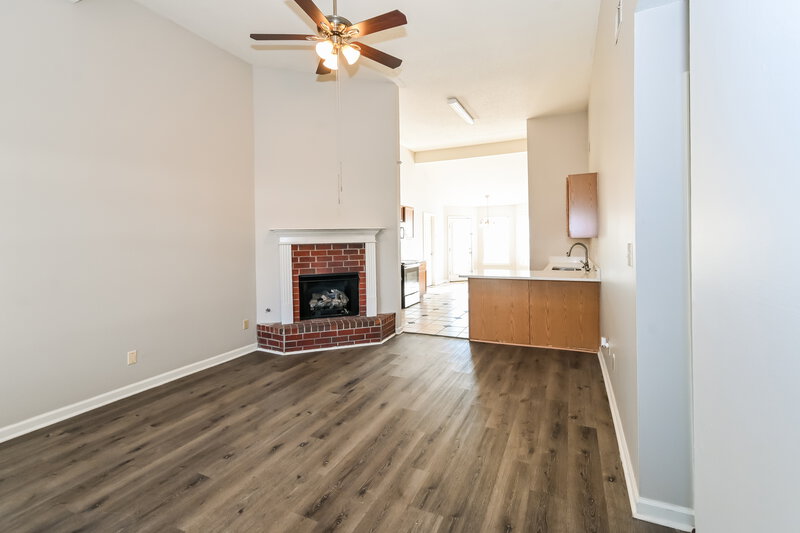 1,765/Mo, 6392 Manchester Dr Horn Lake, MS 38637 Living Room View 2