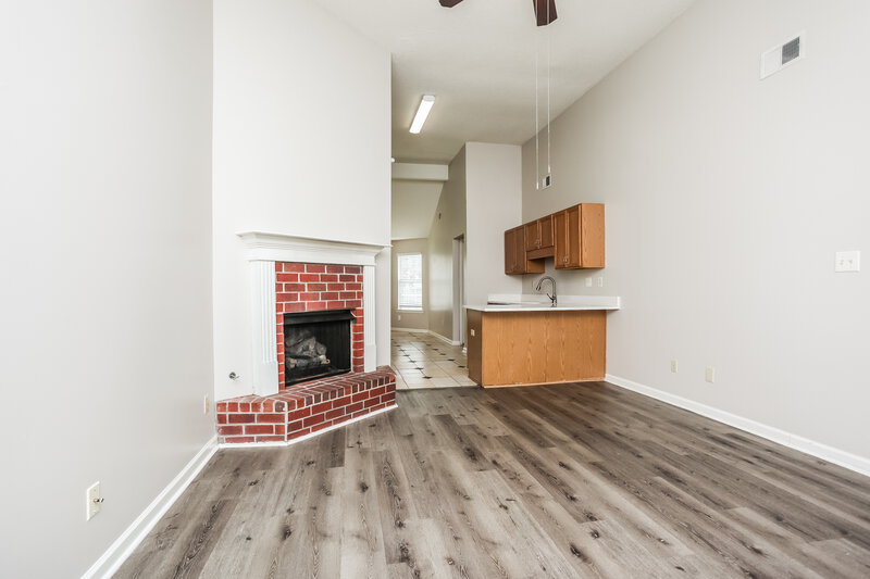 1,665/Mo, 6392 Manchester Dr Horn Lake, MS 38637 Living Room View 2
