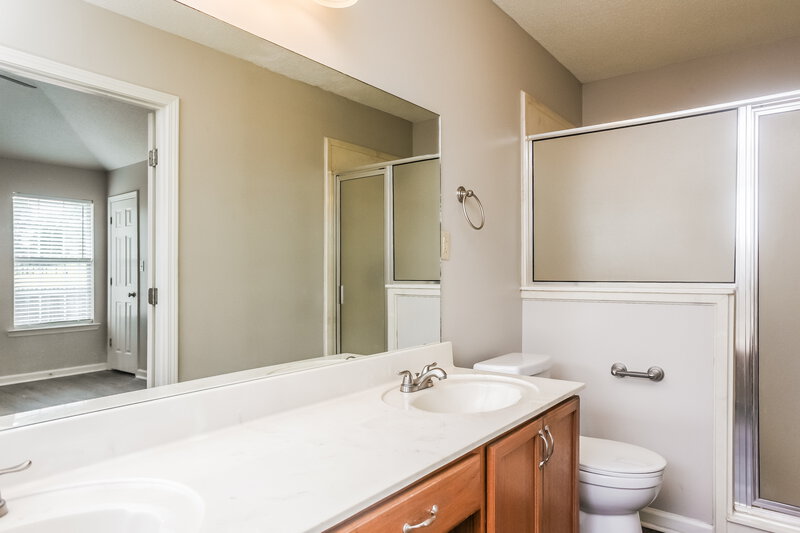 1,665/Mo, 6392 Manchester Dr Horn Lake, MS 38637 Main Bathroom View