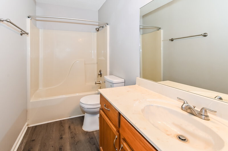 1,765/Mo, 6392 Manchester Dr Horn Lake, MS 38637 Bathroom View