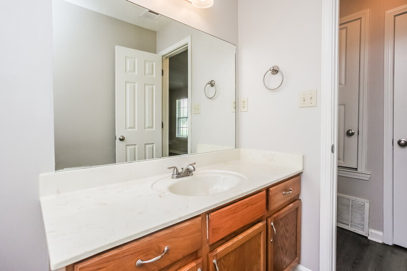 1,665/Mo, 6392 Manchester Dr Horn Lake, MS 38637 Bathroom View