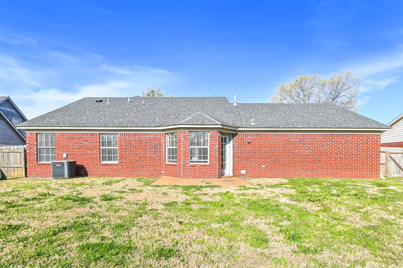 1,765/Mo, 6392 Manchester Dr Horn Lake, MS 38637 Rear View