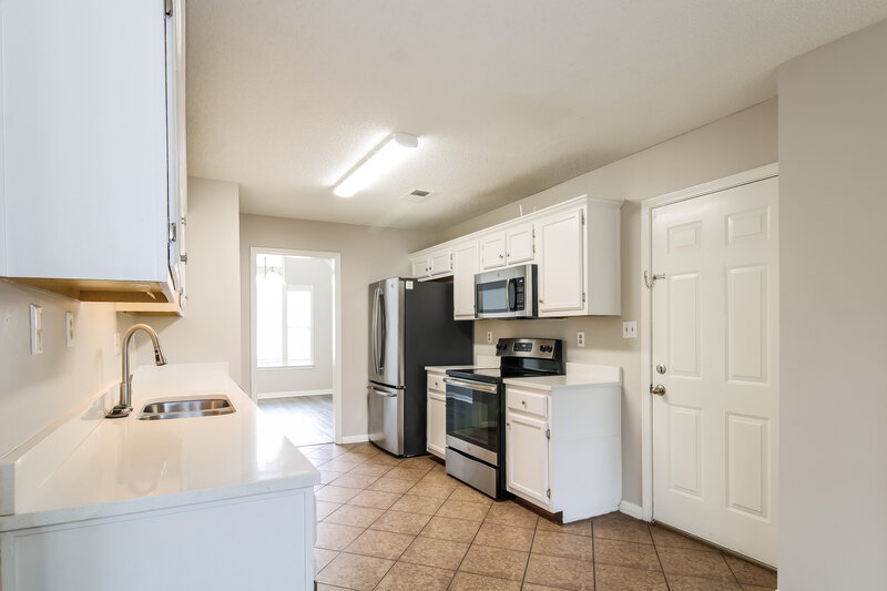 1,895/Mo, 6219 Choctaw Trail Olive Branch, MS 38654 Kitchen View 2