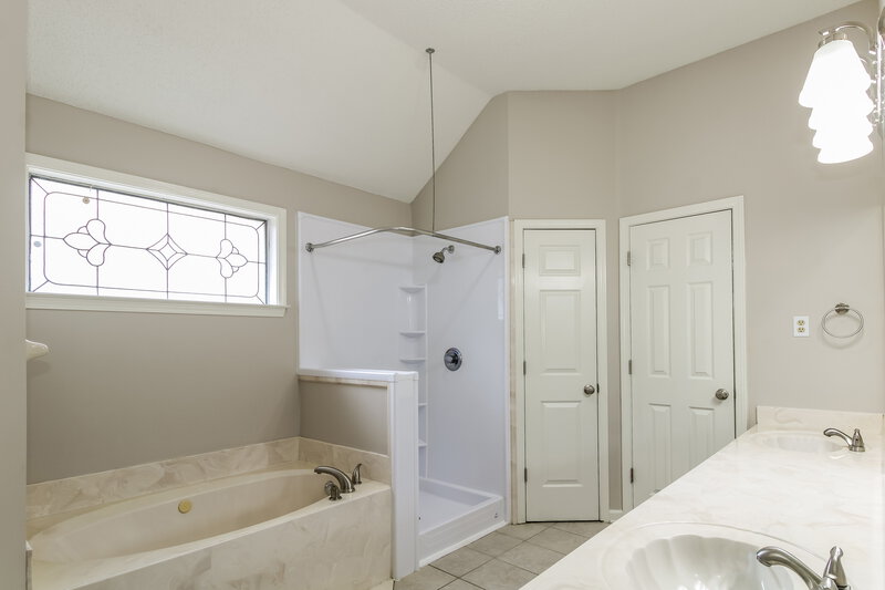 1,895/Mo, 6219 Choctaw Trail Olive Branch, MS 38654 Main Bathroom View