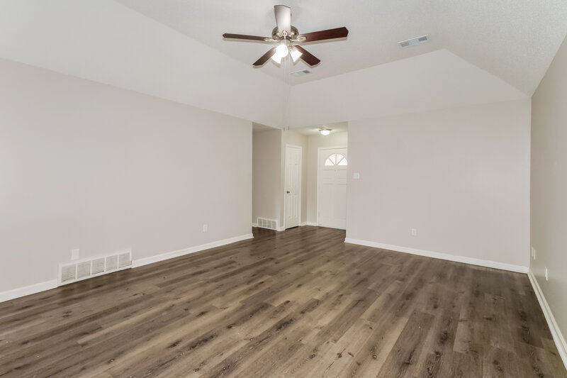 1,775/Mo, 7309 Schilling Cv E Memphis, TN 38125 Living Room View