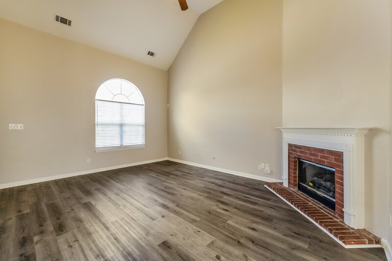 2,620/Mo, 10047 Cameron Ridge Trl Cordova, TN 38016 Living Room View 2