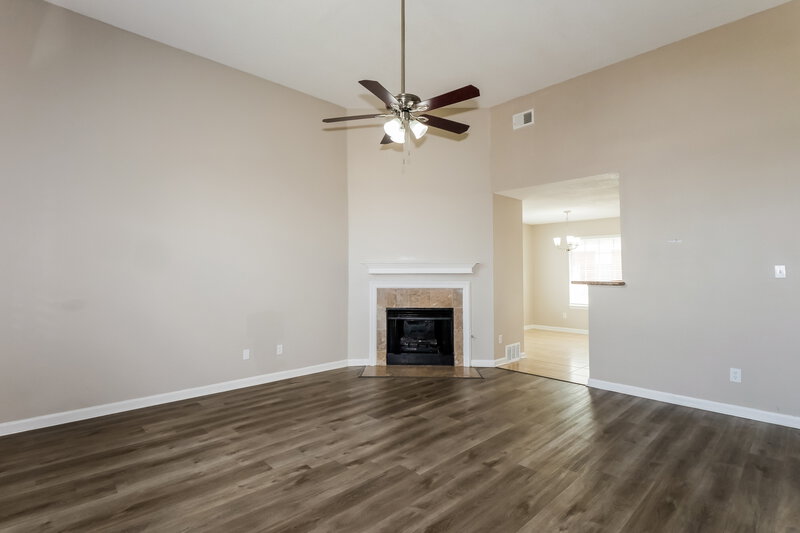 1,880/Mo, 6863 Skylar Mill Ave Cordova, TN 38018 Living Room View