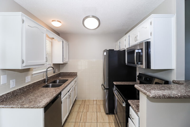 1,760/Mo, 6863 Skylar Mill Ave Cordova, TN 38018 Kitchen View