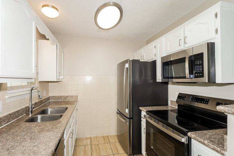 1,880/Mo, 6863 Skylar Mill Ave Cordova, TN 38018 Kitchen View