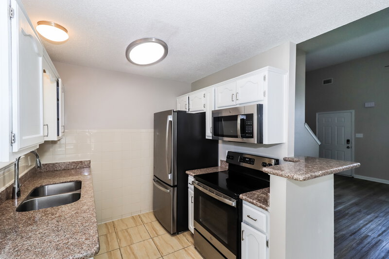 1,760/Mo, 6863 Skylar Mill Ave Cordova, TN 38018 Kitchen View 2