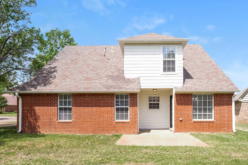 1,880/Mo, 6863 Skylar Mill Ave Cordova, TN 38018 Rear View