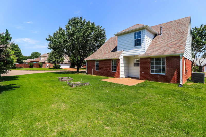 1,760/Mo, 6863 Skylar Mill Ave Cordova, TN 38018 Rear View