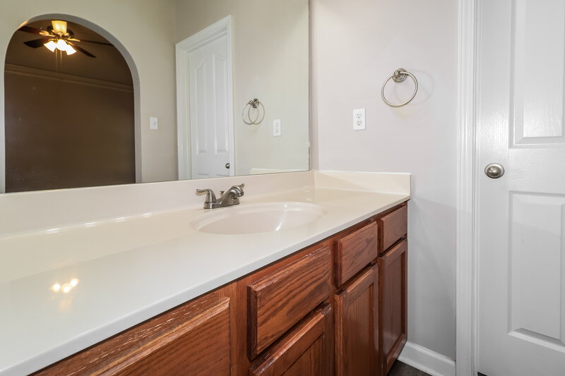 1,880/Mo, 10088 Cross Valley Dr Cordova, TN 38018 Main Bathroom View
