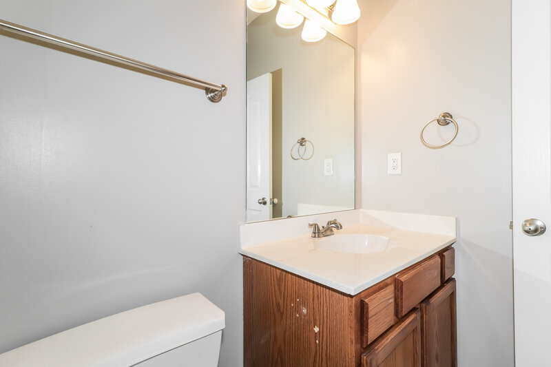 1,880/Mo, 10088 Cross Valley Dr Cordova, TN 38018 Bathroom View