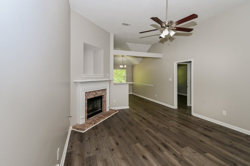 1,590/Mo, 215 Garden Springs Dr Oakland, TN 38060 Living Room View 2