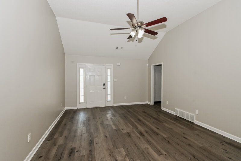 1,590/Mo, 215 Garden Springs Dr Oakland, TN 38060 Living Room View 3