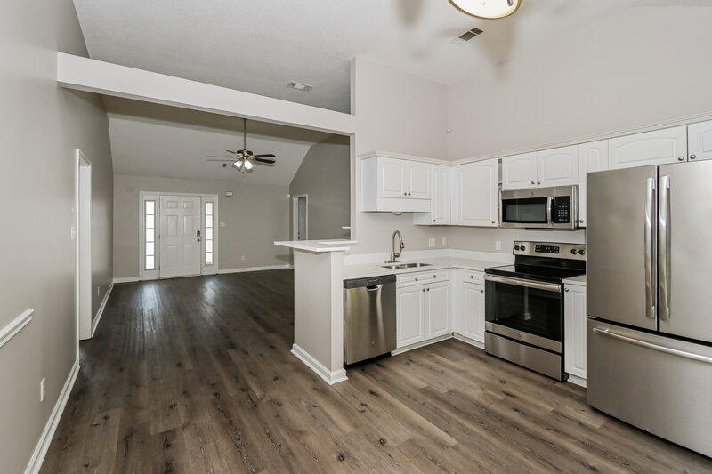 1,590/Mo, 215 Garden Springs Dr Oakland, TN 38060 Kitchen View 2