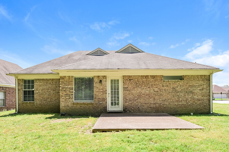 1,590/Mo, 215 Garden Springs Dr Oakland, TN 38060 Rear View