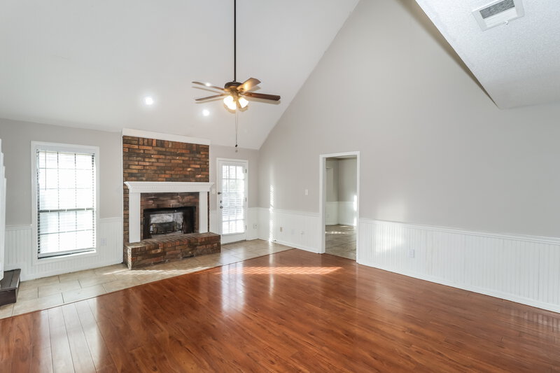 1,870/Mo, 5095 Autumn Morning Ln Memphis, TN 38125 Living Room View 2