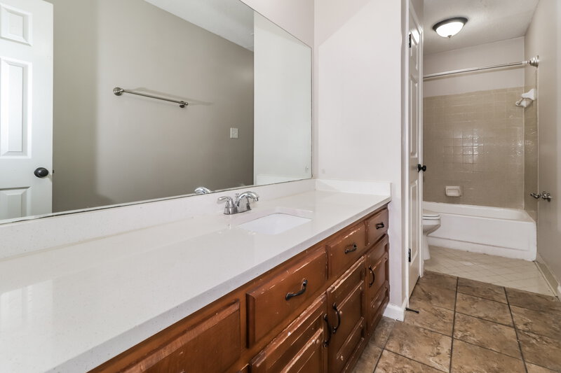 1,870/Mo, 5095 Autumn Morning Ln Memphis, TN 38125 Bathroom View