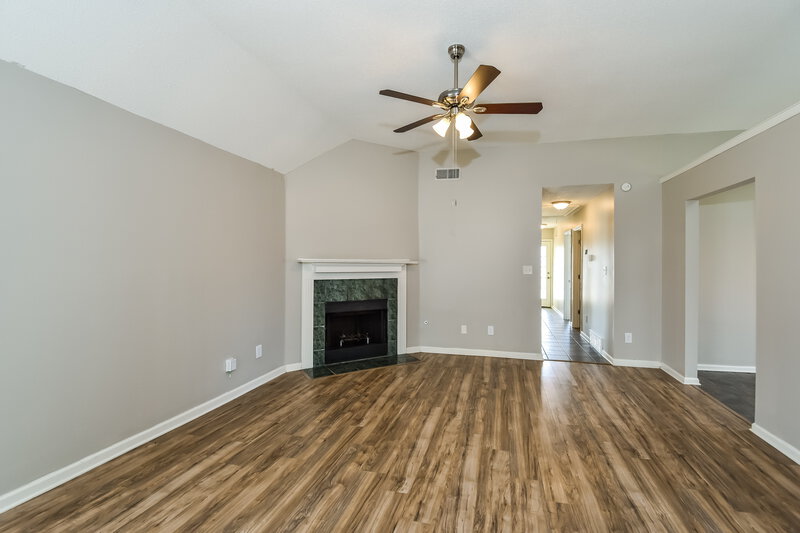 1,610/Mo, 5397 Kayla Dr Southaven, MS 38671 Living Room View
