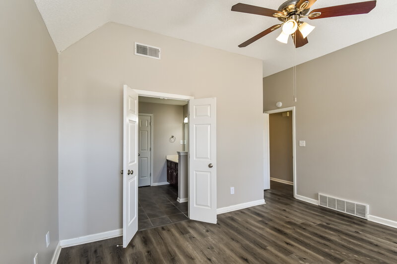 1,610/Mo, 5397 Kayla Dr Southaven, MS 38671 Main Bedroom View 2