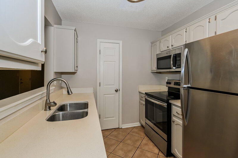 1,705/Mo, 5681 Kayla Dr Southaven, MS 38671 Kitchen View