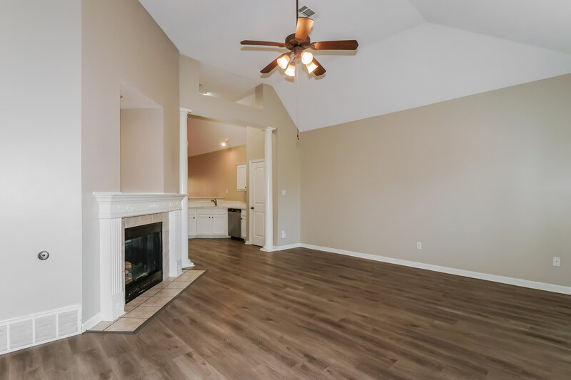 1,760/Mo, 10178 Morning Hill Dr Cordova, TN 38016 Living Room View