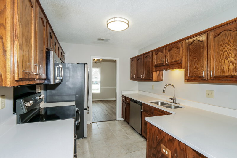 3,040/Mo, 1984 Bohemia Dr Cordova, TN 38016 Kitchen View