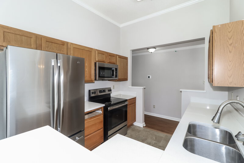 2,150/Mo, 4925 Noel Mission Dr Memphis, TN 38125 Kitchen View 2