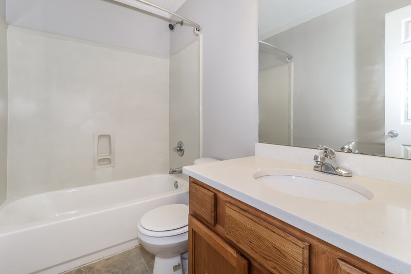 2,150/Mo, 4925 Noel Mission Dr Memphis, TN 38125 Bathroom View