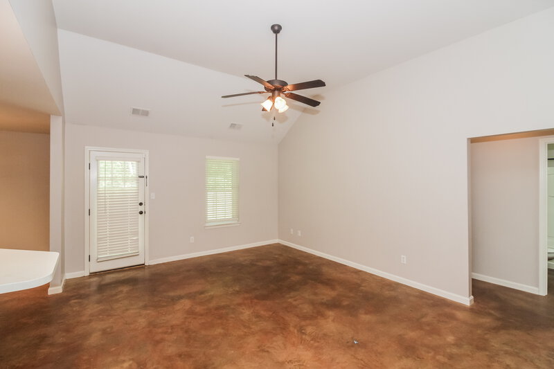 2,510/Mo, 6256 Kingsview Drive Horn Lake, MS 38637 Living Room View 2