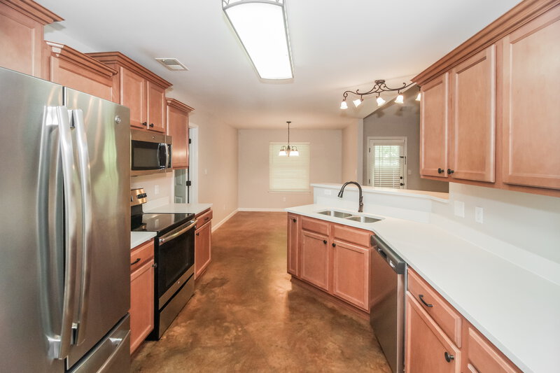 2,510/Mo, 6256 Kingsview Drive Horn Lake, MS 38637 Kitchen View 2
