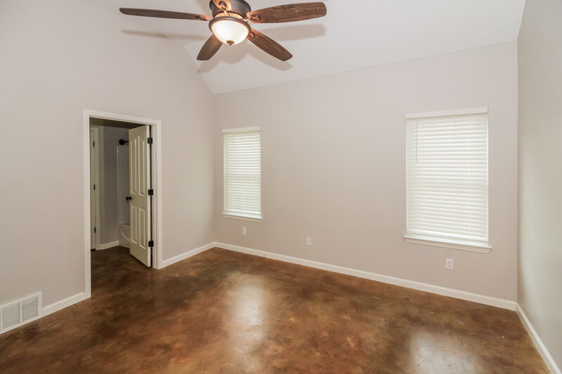 2,510/Mo, 6256 Kingsview Drive Horn Lake, MS 38637 Main Bedroom View 2