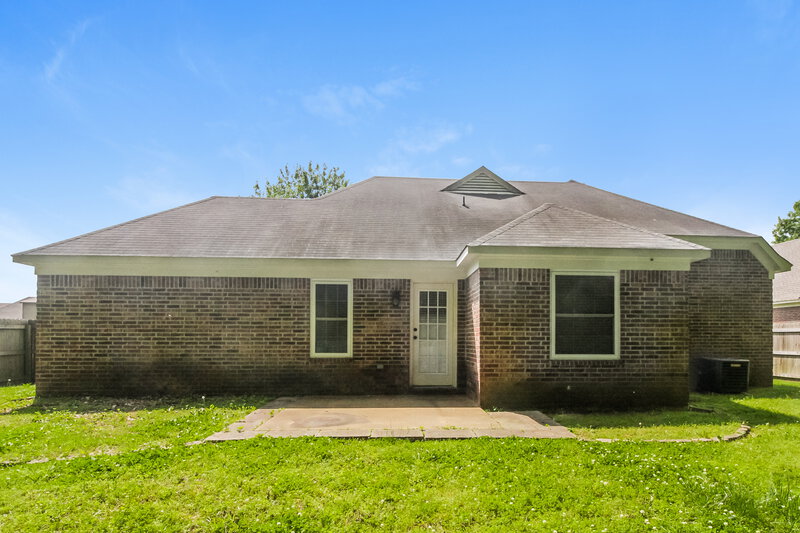 2,510/Mo, 6256 Kingsview Drive Horn Lake, MS 38637 Rear View 2