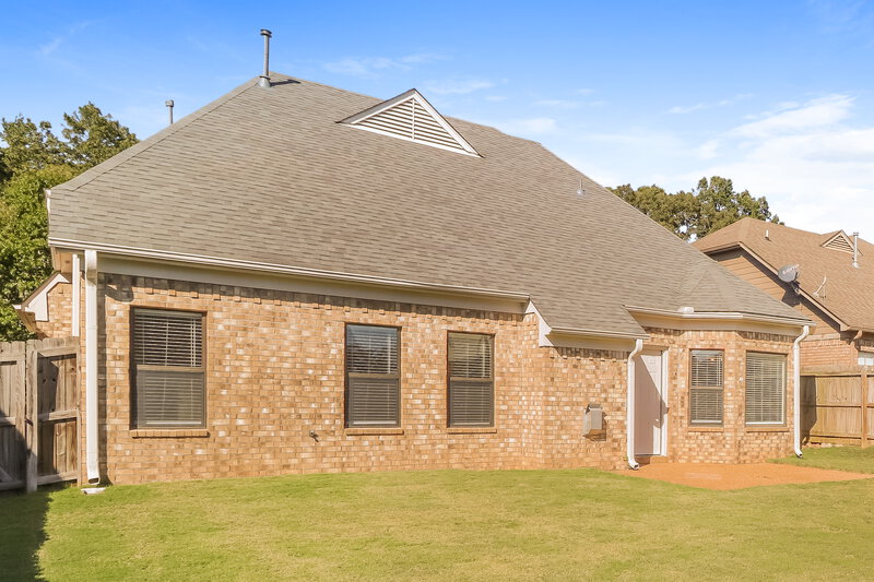 1,665/Mo, 300 Garden Springs Dr Oakland, TN 38060 Rear View