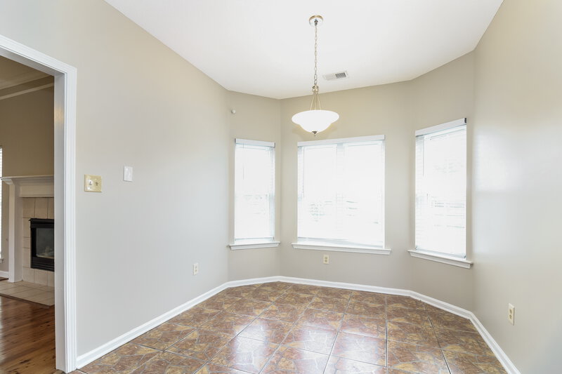 1,655/Mo, 13230 Whitehawk Cross Olive Branch, MS 38654 Breakfast Nook View