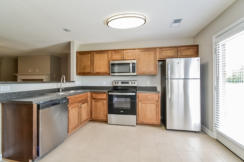 1,605/Mo, 7067 Hurt Rd Horn Lake, MS 38637 Kitchen View 2