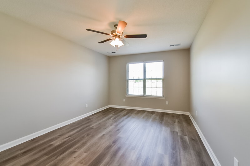 1,605/Mo, 7067 Hurt Rd Horn Lake, MS 38637 Main Bedroom View
