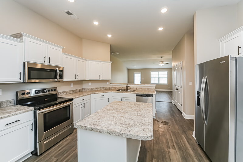 2,140/Mo, 3441 Sabra Ln Southaven, MS 38672 Kitchen View 2