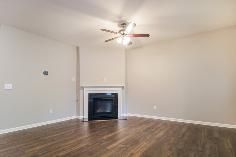 2,105/Mo, 365 Beau Tisdale Dr Oakland, TN 38060 Living Room View